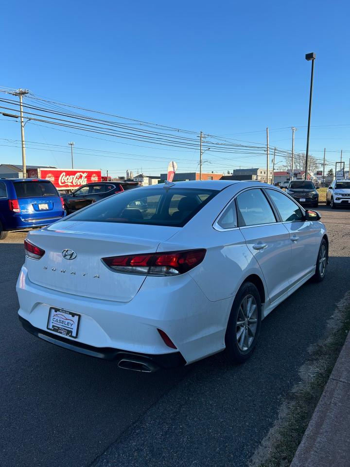 2019 Hyundai Sonata ESSENTIAL - Photo #4