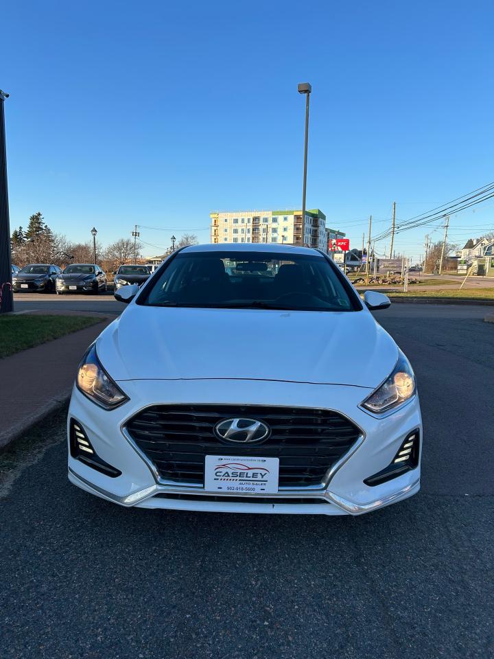 2019 Hyundai Sonata ESSENTIAL - Photo #2