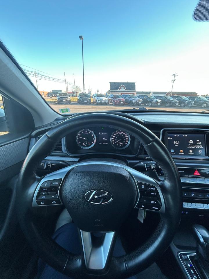 2019 Hyundai Sonata ESSENTIAL - Photo #9