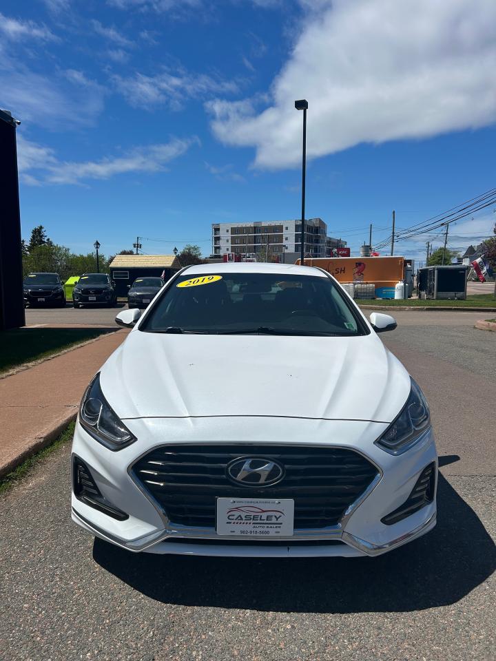 2019 Hyundai Sonata ESSENTIAL - Photo #2