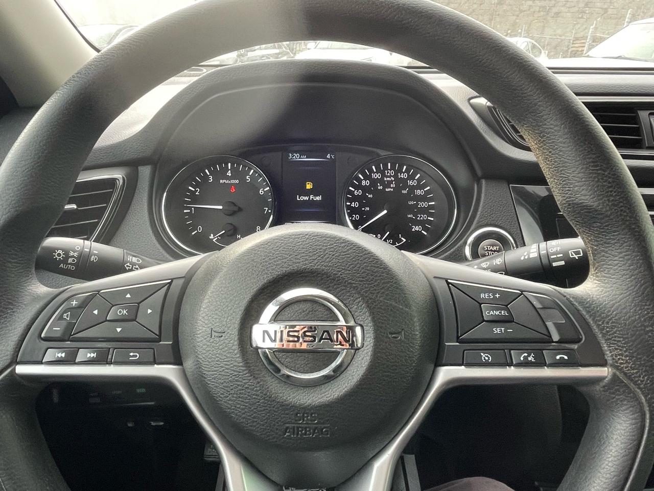 2017 Nissan Rogue SV - Photo #9