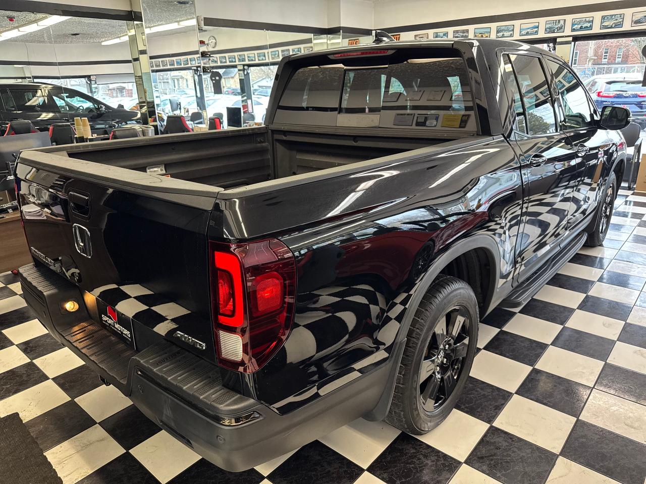 2017 Honda Ridgeline Black Edition 4WD Crew+GPS+ONE OWNER+CLEAN CARFAX - Photo #8
