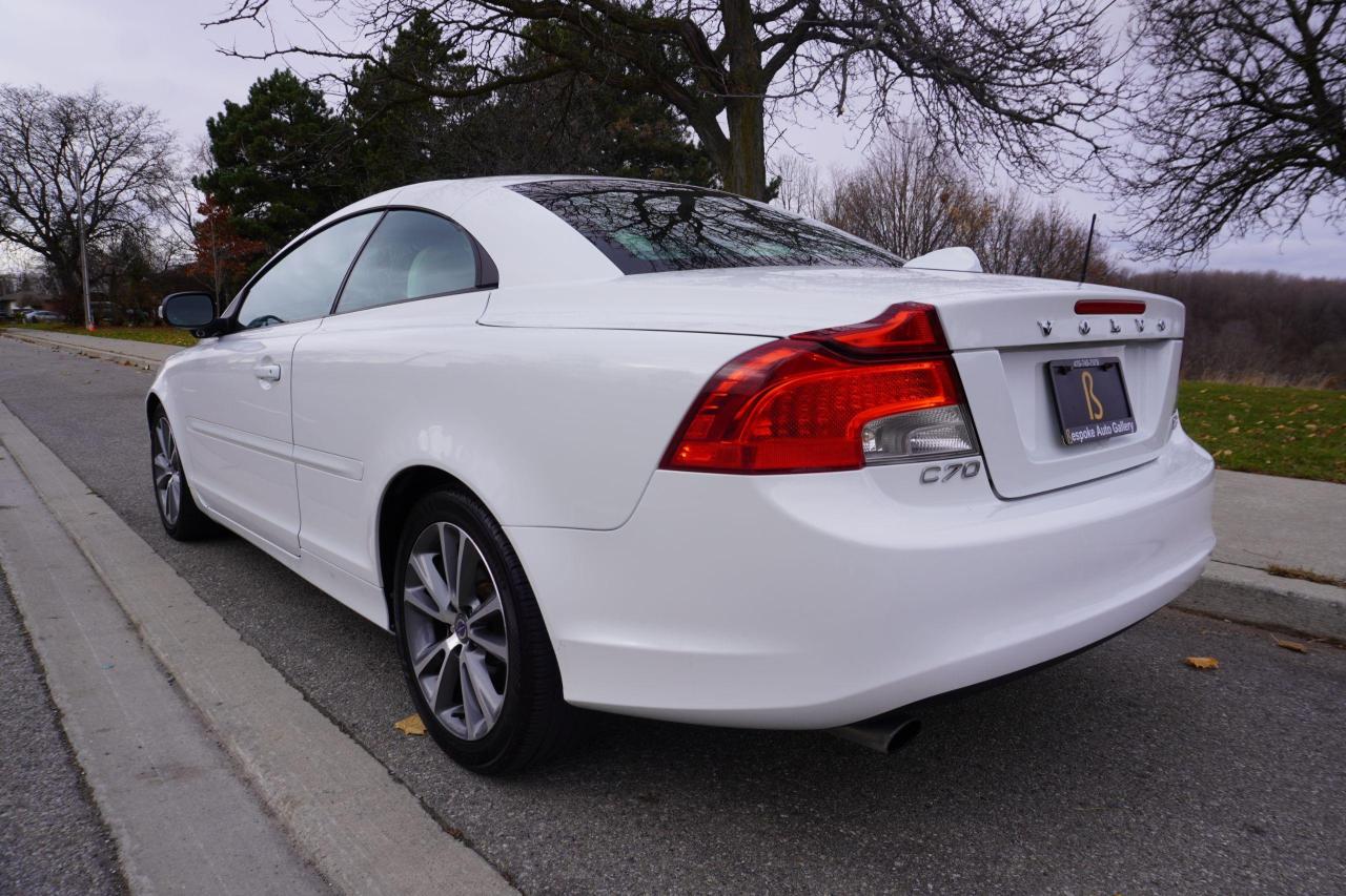 2011 Volvo C70 T5 / NO ACCIDENTS / WHITE ON WHITE /STUNNING SHAPE Photo3