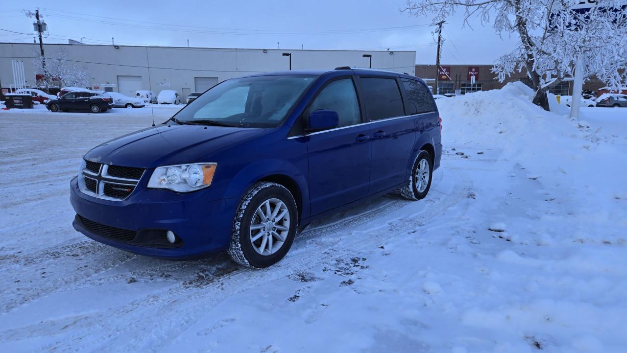 Used 2018 Dodge Grand Caravan SXT Premium Plus 2WD for sale in Calgary, AB