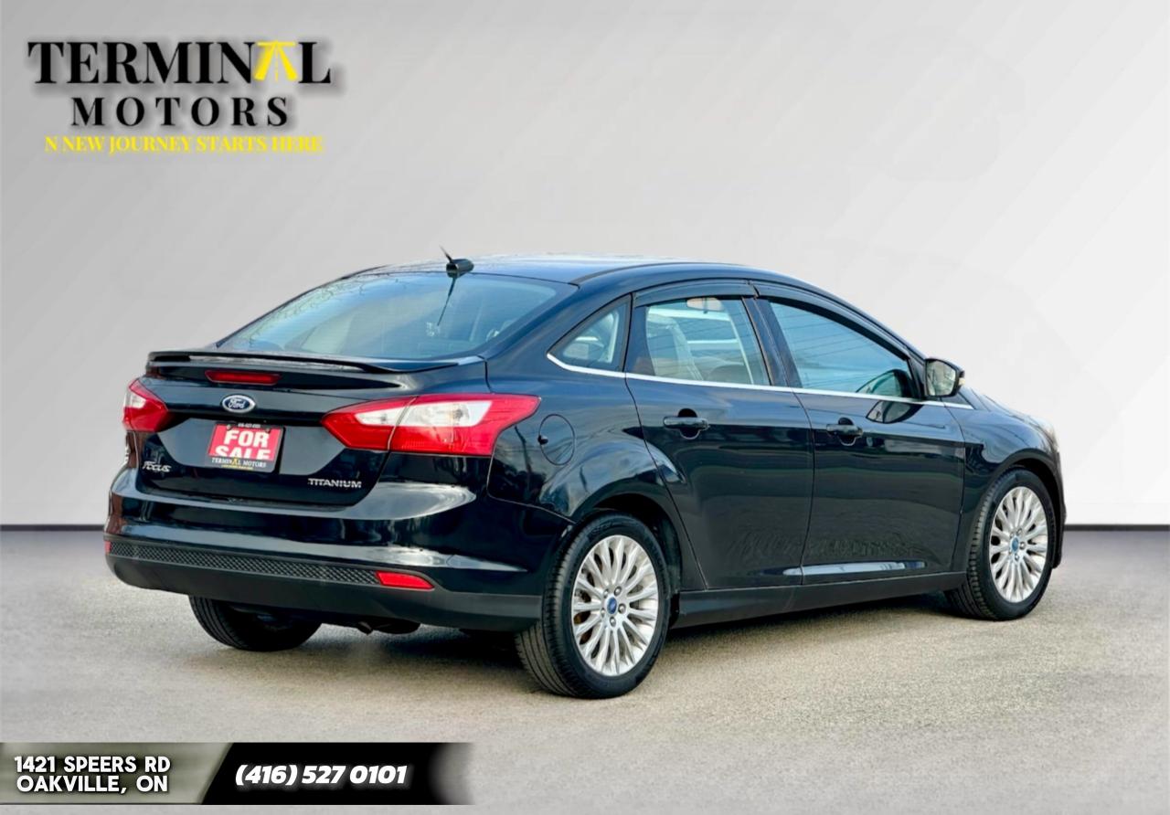 2012 Ford Focus Titanium Photo4