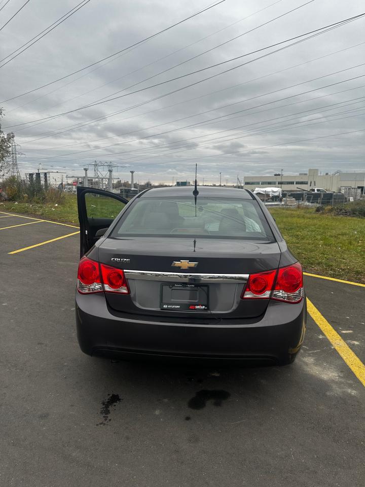 2011 Chevrolet Cruze  - Photo #11