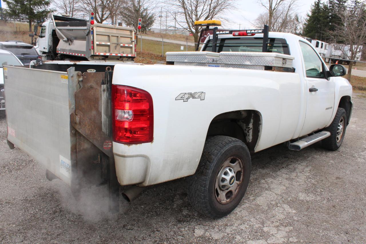 2011 Chevrolet Silverado 2500  Photo2