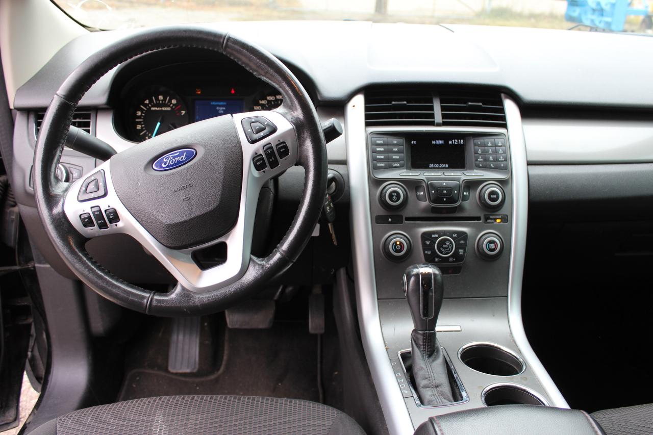 2014 Ford Edge  Photo