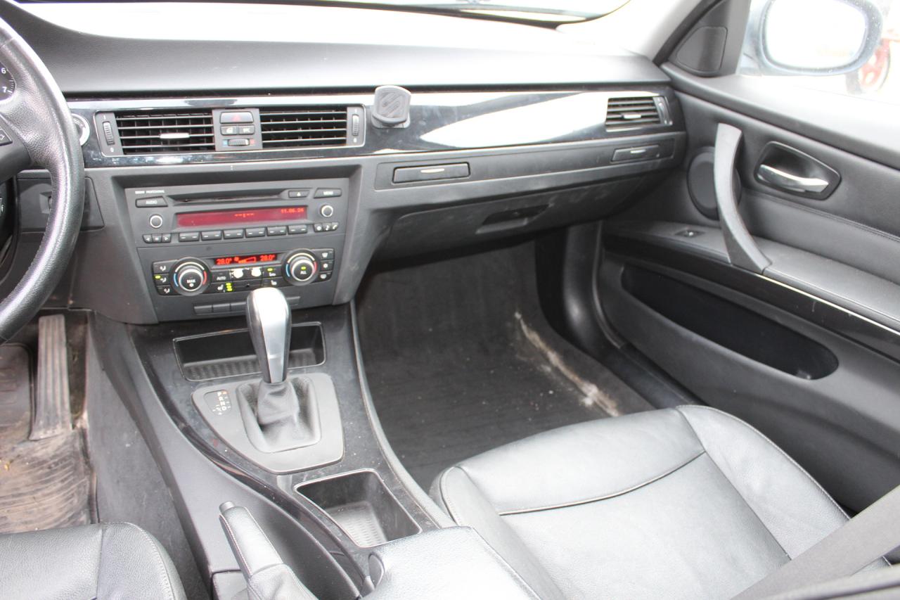 2011 BMW 3 Series  Photo