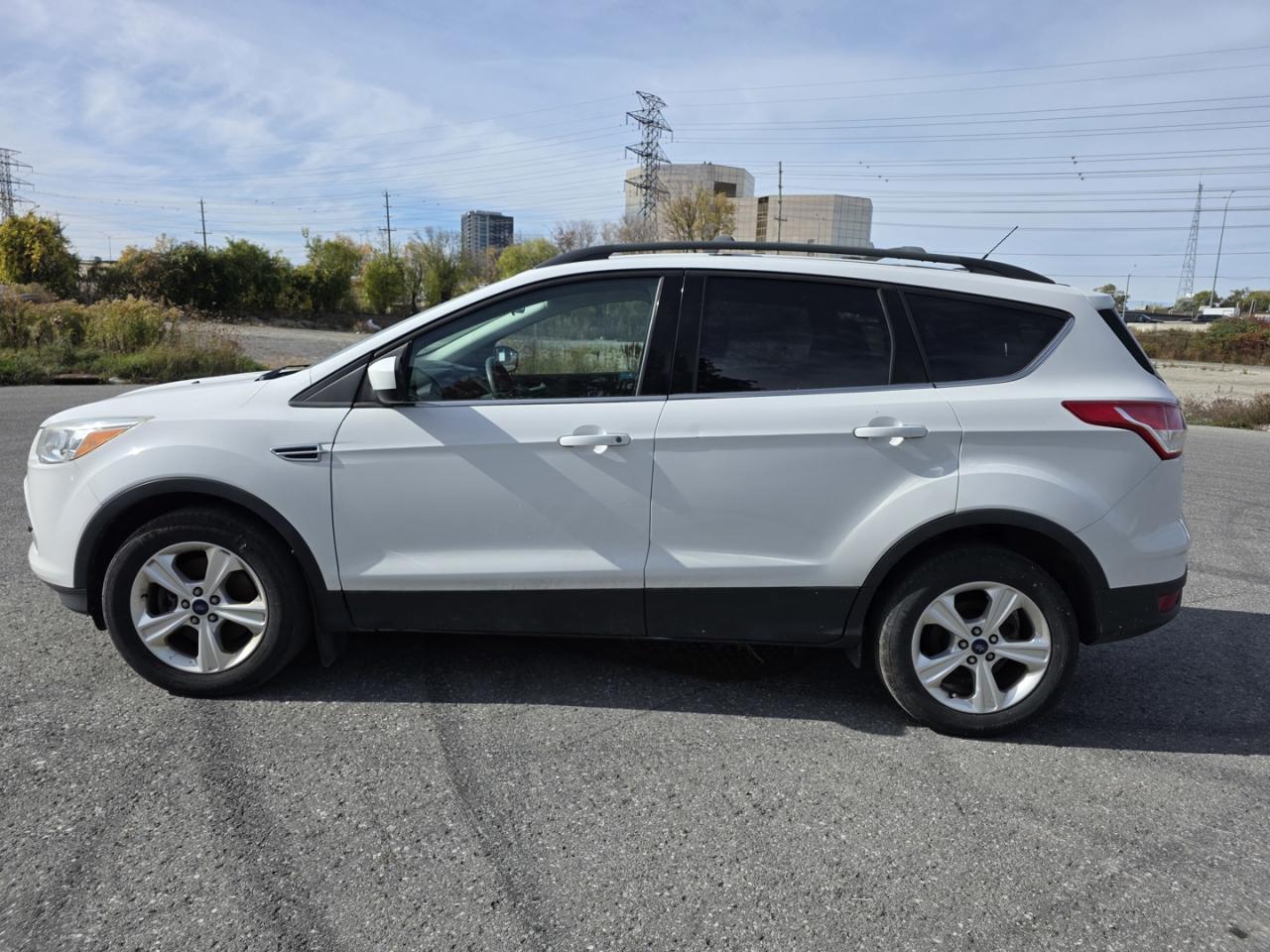 2016 Ford Escape SE 4WD - Photo #2