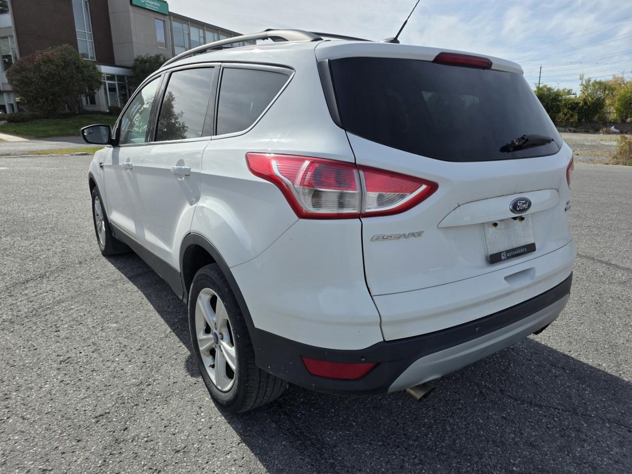 2016 Ford Escape SE 4WD - Photo #3