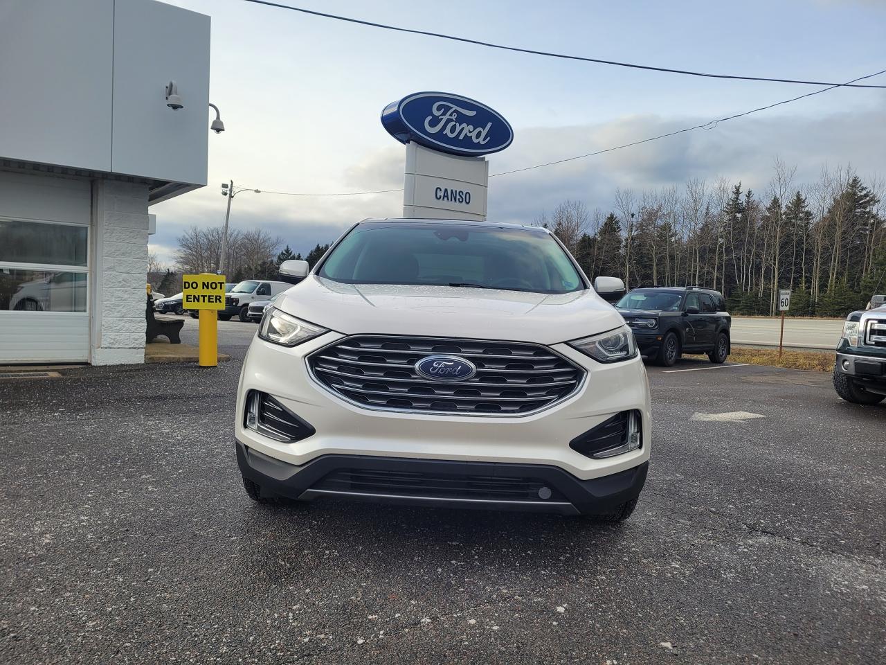 2019 Ford Edge SEL SEL 4WD W/ PANORAMIC SUNROOF Photo