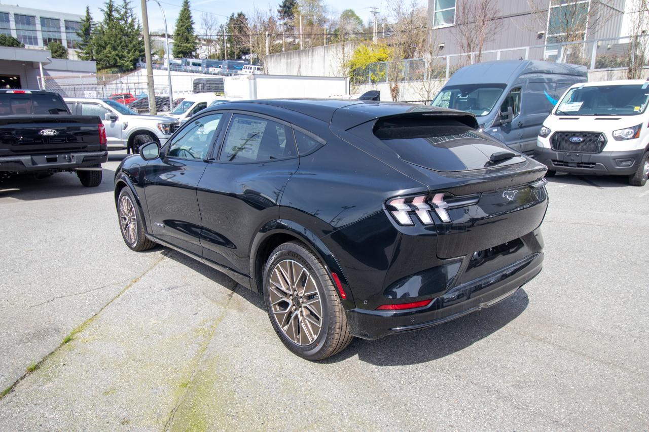 2024 Ford Mustang Mach-E Premium AWD Extended Range Photo5