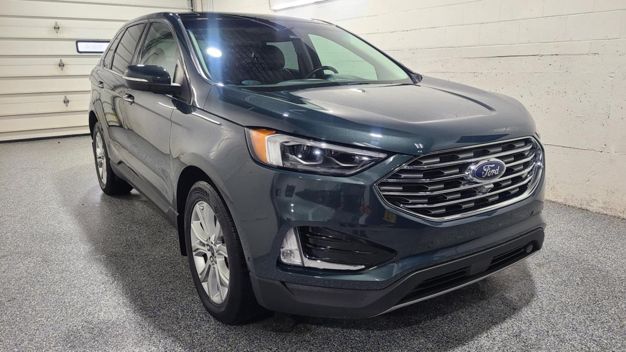 2019 Ford Edge Titanium - Photo #3