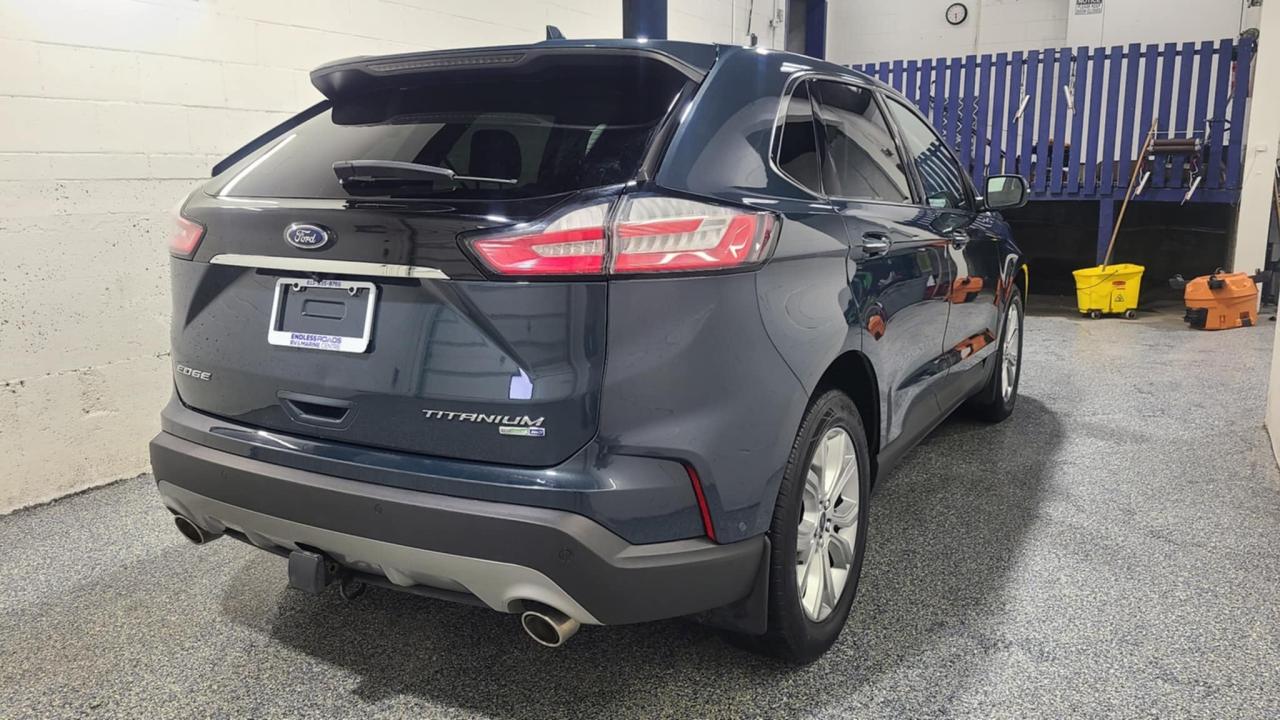 2019 Ford Edge Titanium - Photo #4