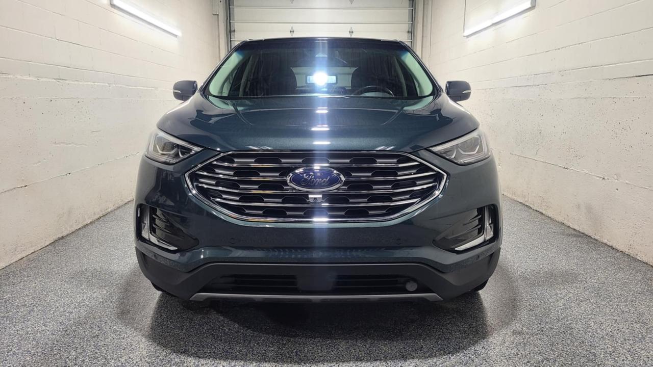 2019 Ford Edge Titanium - Photo #2