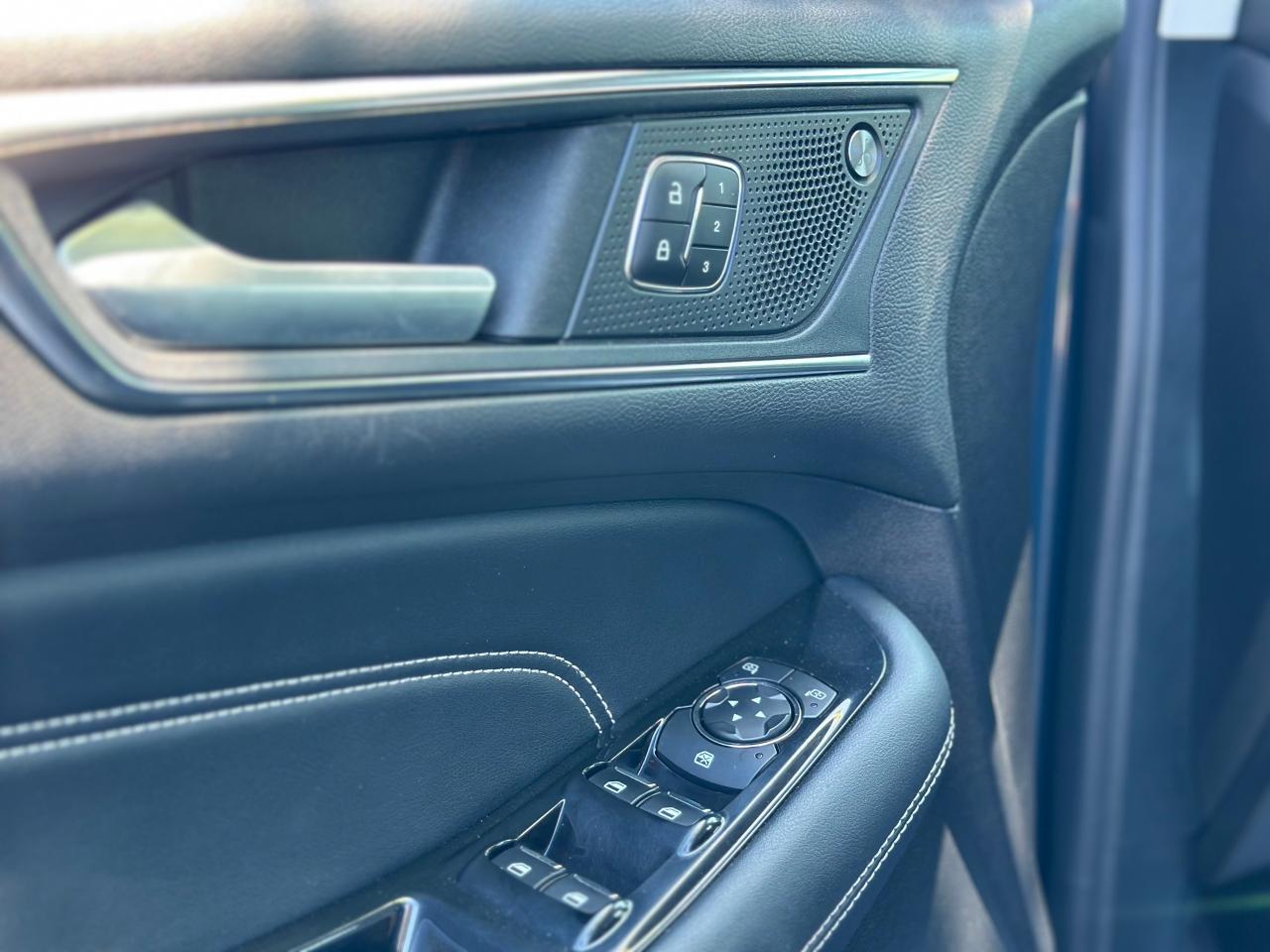 2019 Ford Edge Titanium - Photo #14