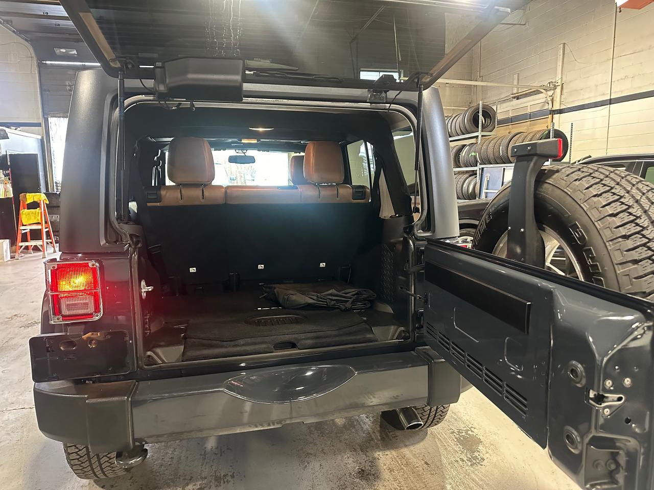 2016 Jeep Wrangler 4WD | 4DR | SAHARA | TRAIL RATED 4X4 | V6 - Photo #17