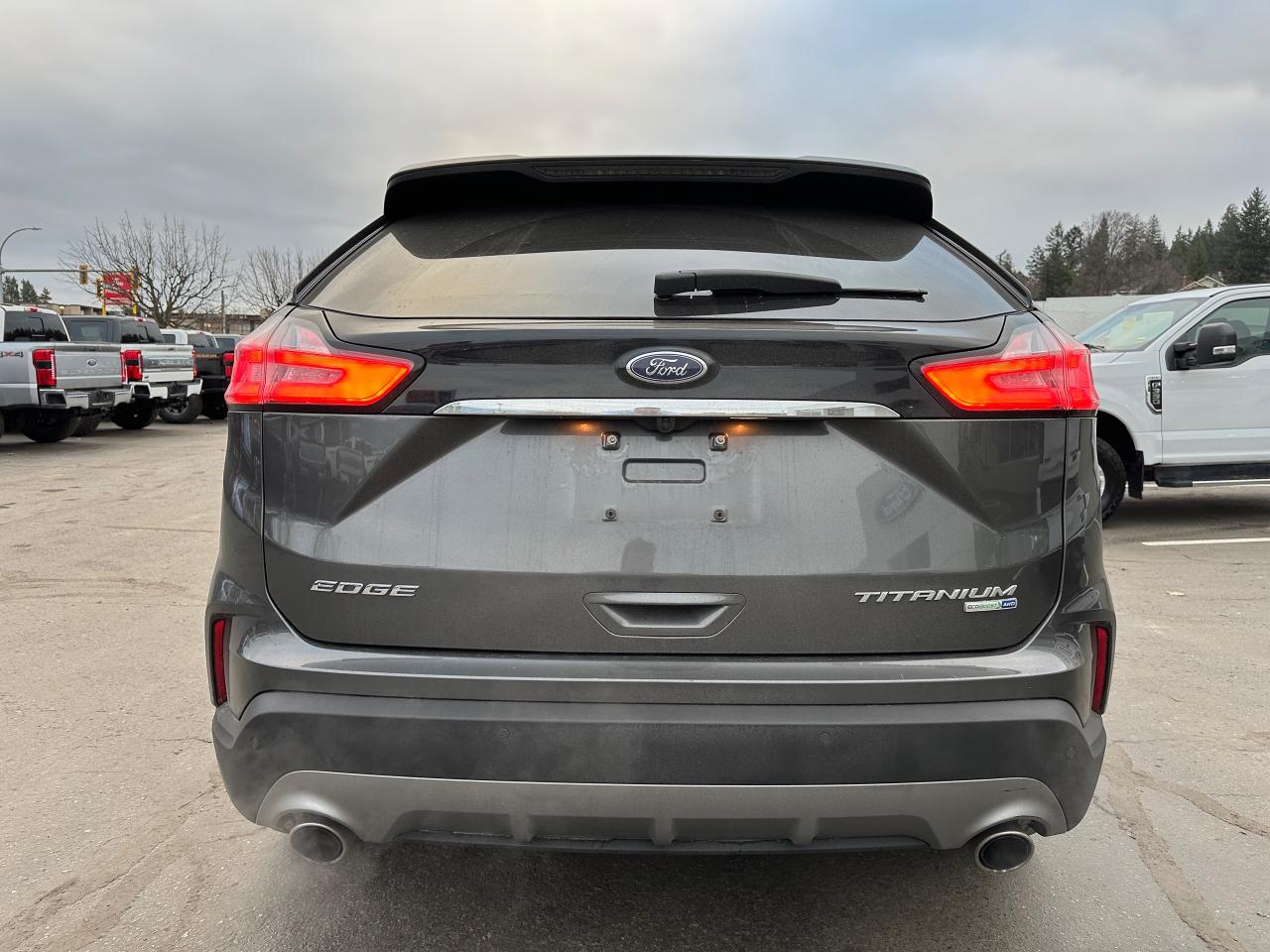 2020 Ford Edge Titanium Photo