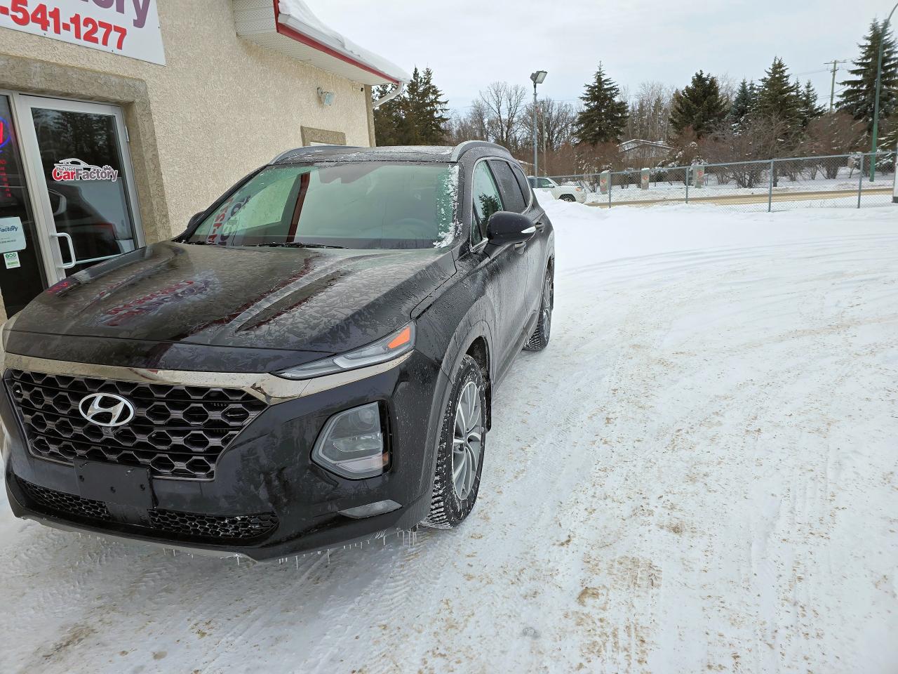 2019 Hyundai Santa Fe 2.0T Luxury AWD w/Dark Chrome Accent - Photo #2