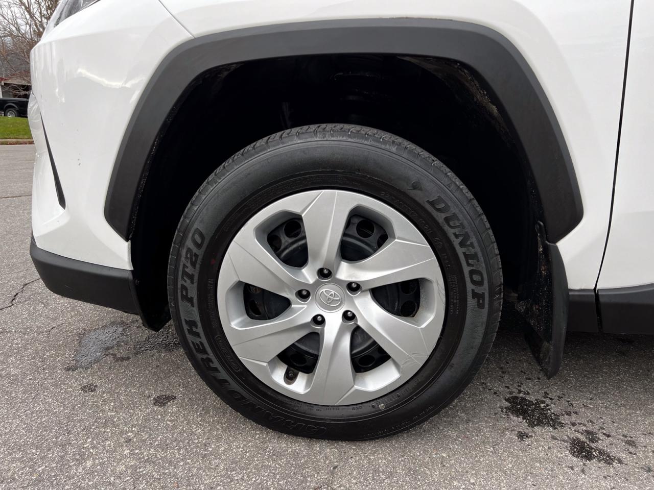 2021 Toyota RAV4 LE AWD - Photo #8