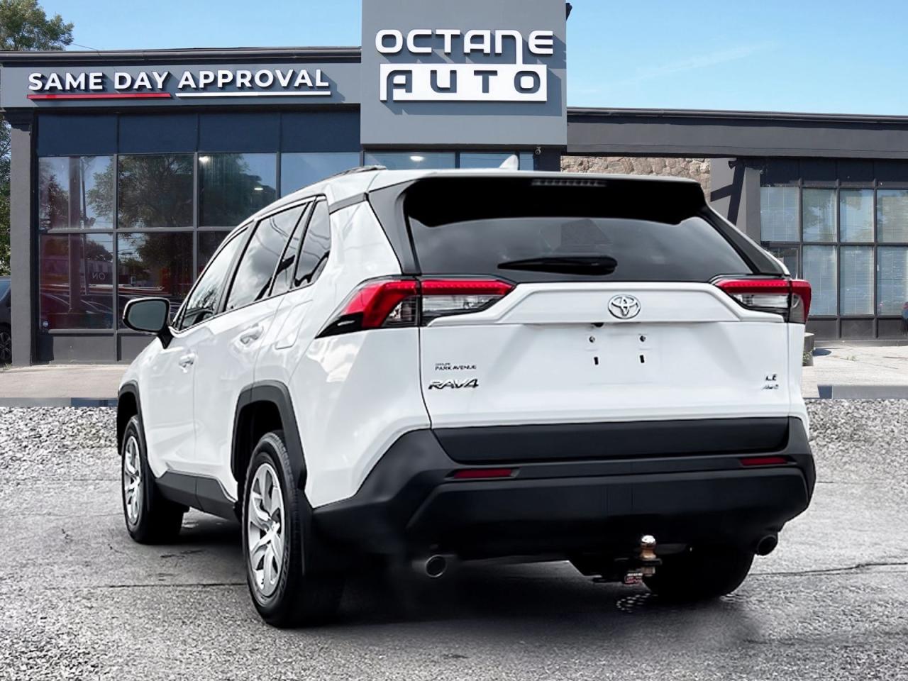 2021 Toyota RAV4 LE AWD - Photo #4