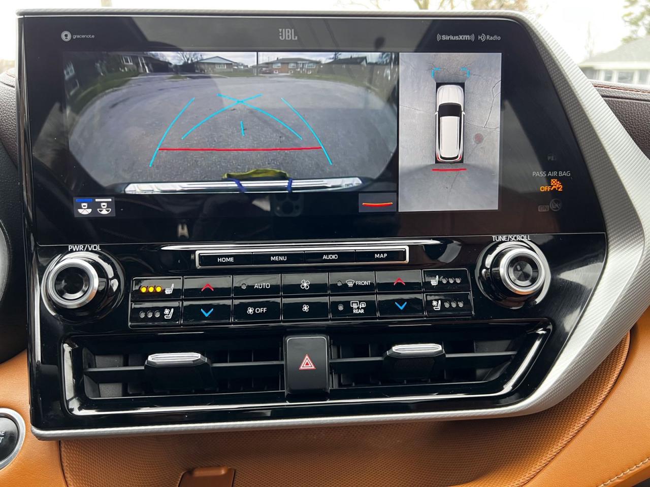 2020 Toyota Highlander Limited Platinum - Photo #16