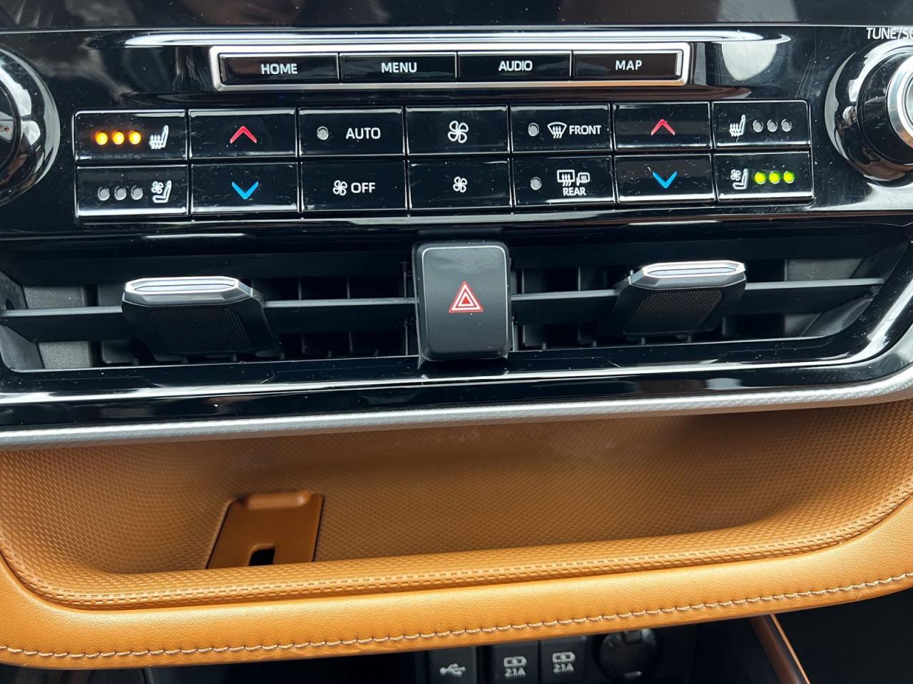 2020 Toyota Highlander Limited Platinum - Photo #12