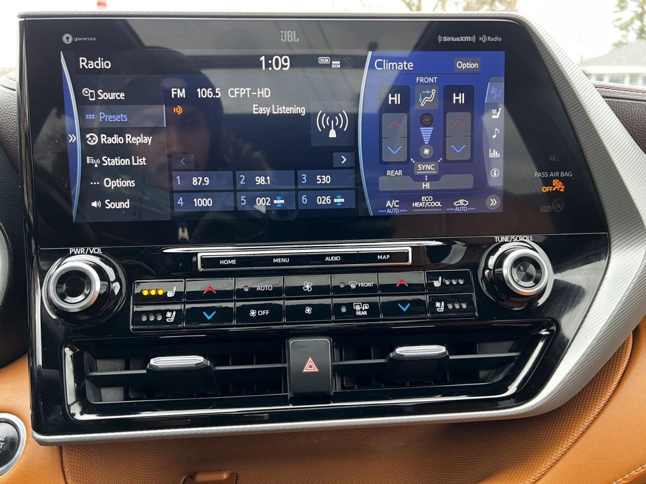 2020 Toyota Highlander Limited Platinum - Photo #15