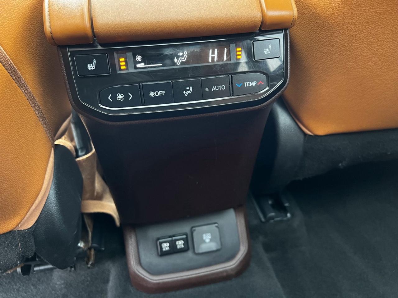 2020 Toyota Highlander Limited Platinum - Photo #26