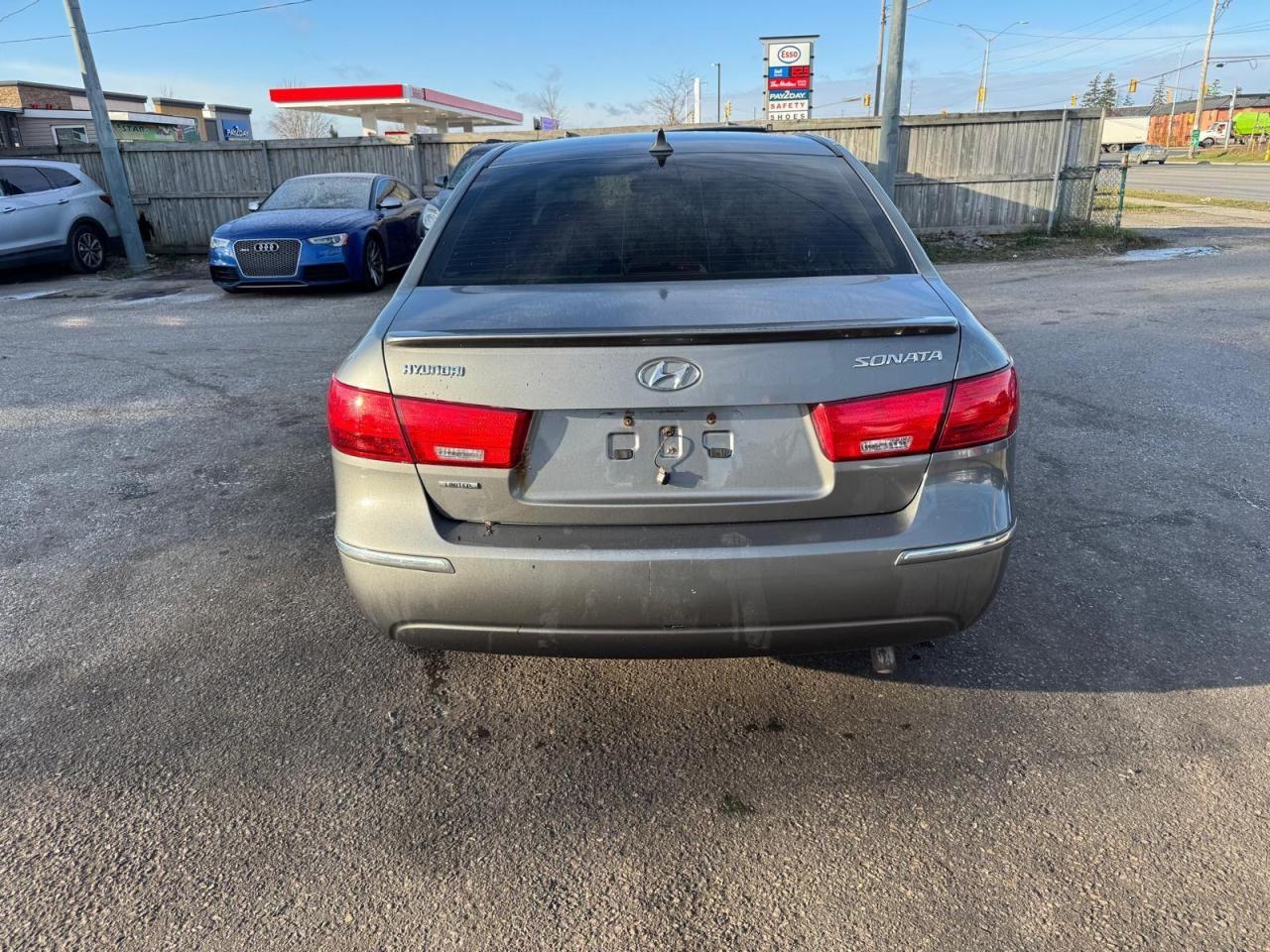 2009 Hyundai Sonata GL LIMITED, LEATHER, SUNROOF, LOADED, AS IS - Photo #4