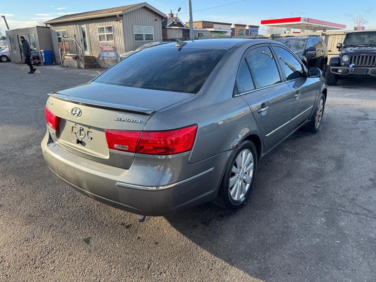 2009 Hyundai Sonata GL LIMITED, LEATHER, SUNROOF, LOADED, AS IS - Photo #5