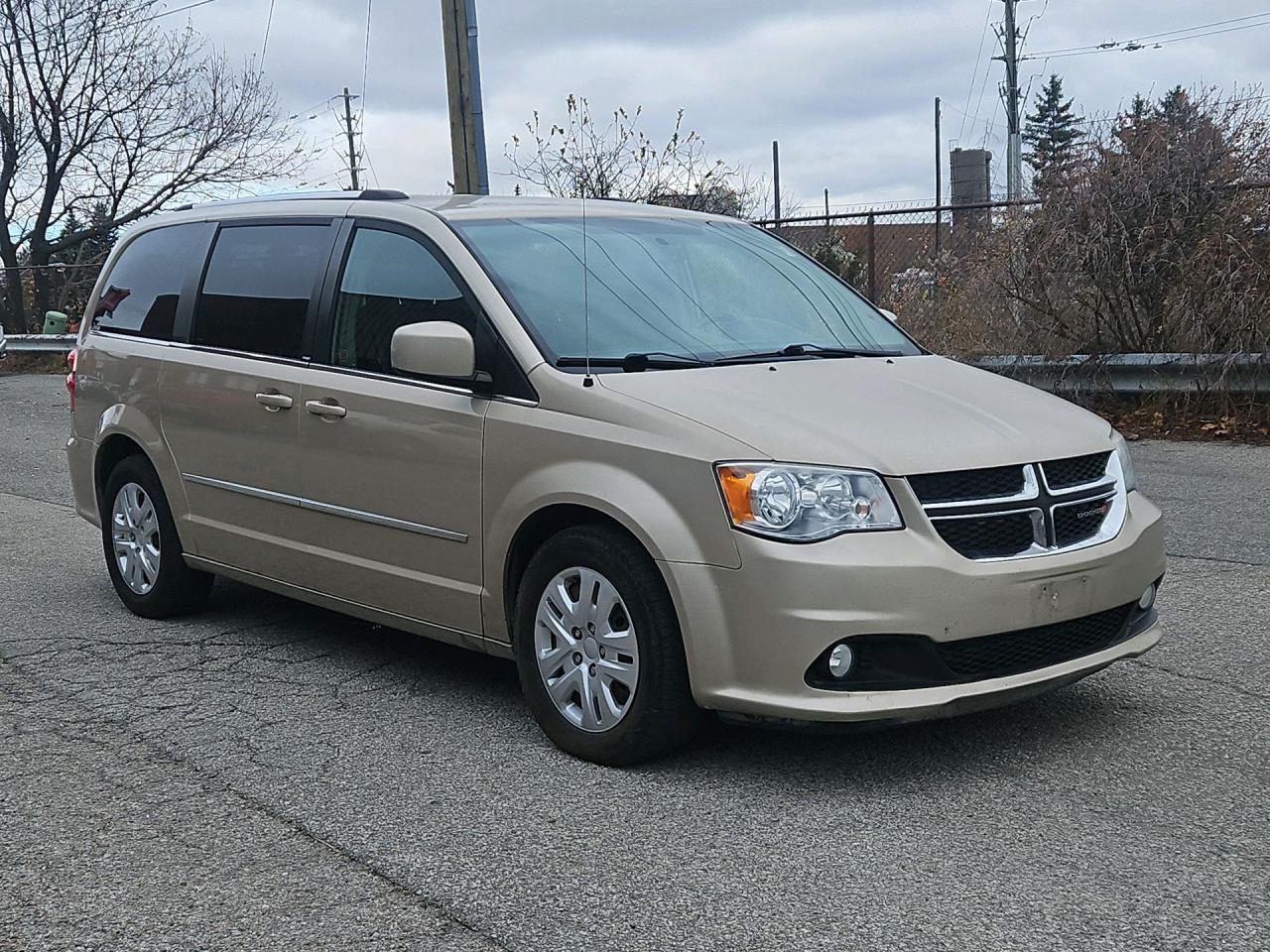 Used 2014 Dodge Grand Caravan Crew, Stow N Go for sale in North York, ON