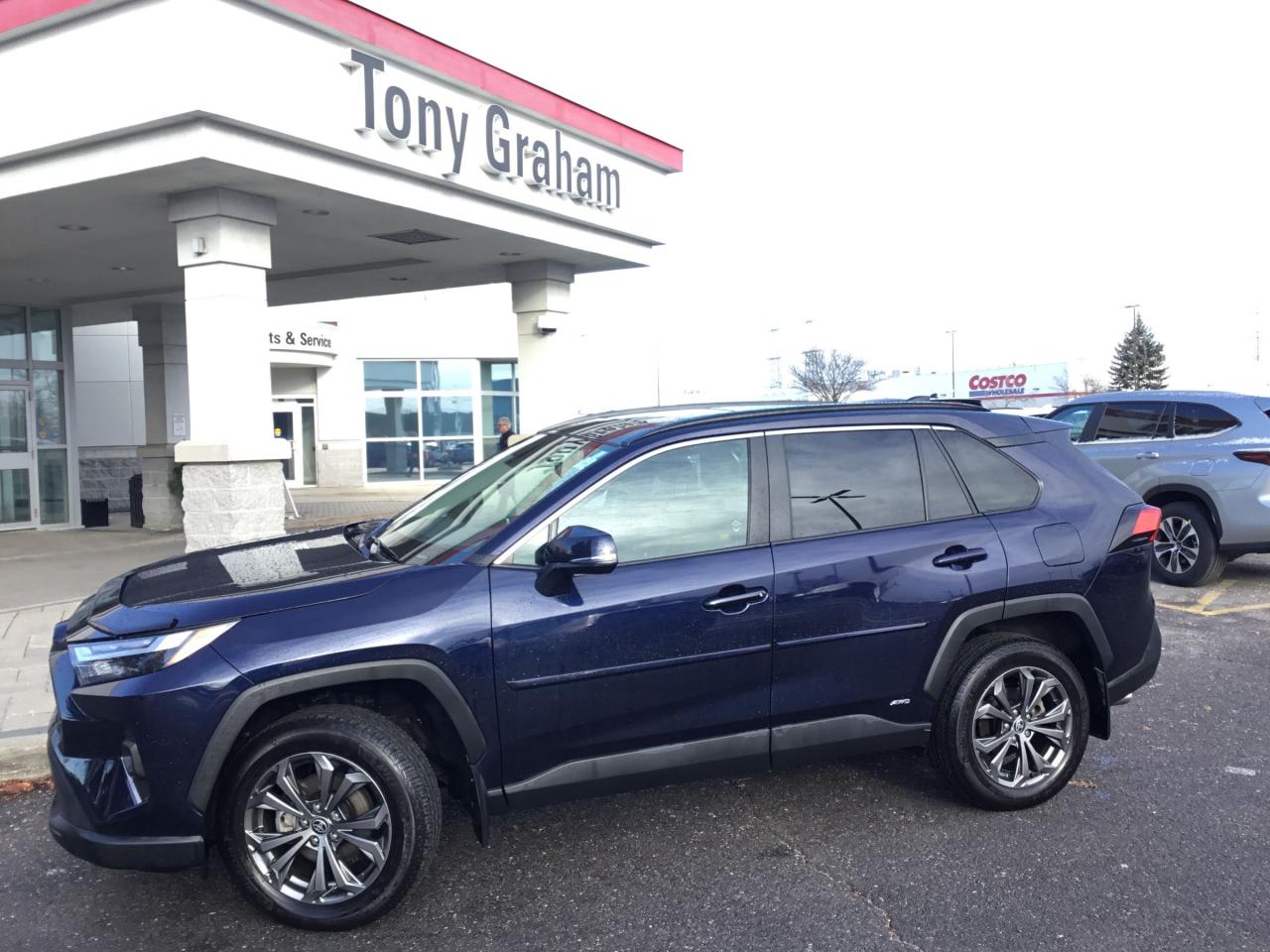 Used 2023 Toyota RAV4 Hybrid XLE for sale in Ottawa, ON