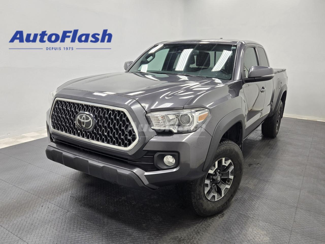 Used 2018 Toyota Tacoma TRD OFF-ROAD, V6, CAMERA, CARPLAY, SIEGES CHAUFF for sale in Saint-Hubert, QC