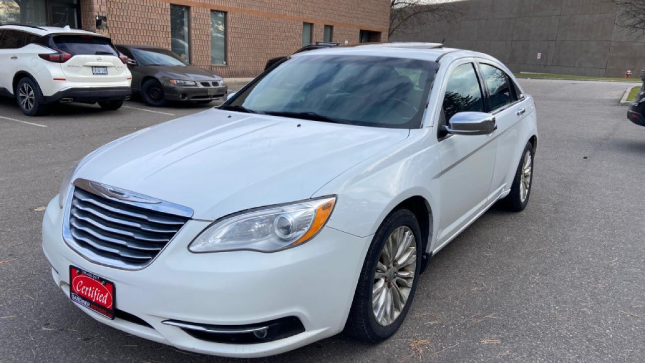 Used 2013 Chrysler 200 Limited 2dr Convertible Automatic for sale in Mississauga, ON