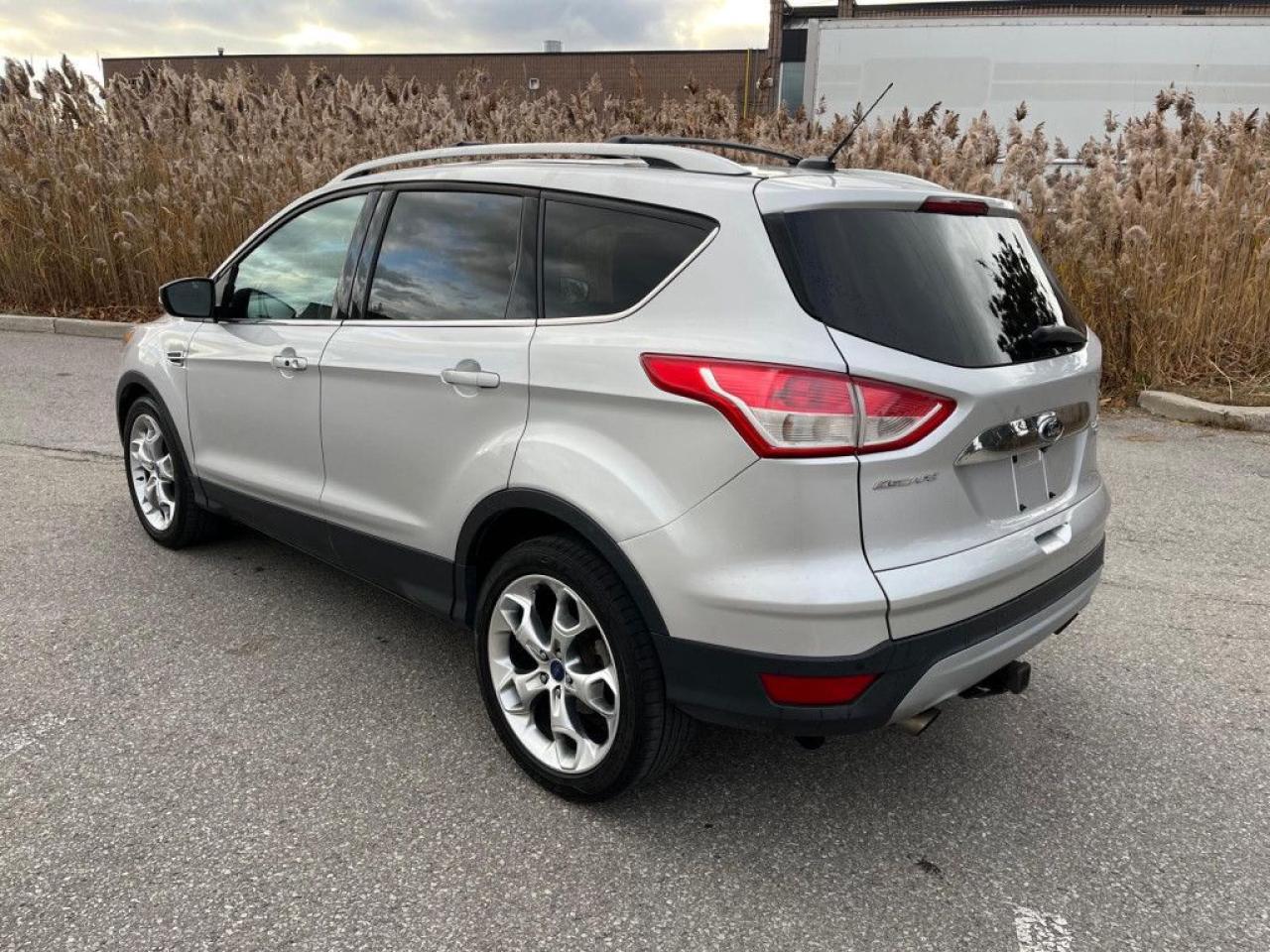 2015 Ford Escape TITANIUM | CLEAN CARPROOF | PANO ROOF | NAVI | MEMORY SEATS | PUSH START - Photo #3