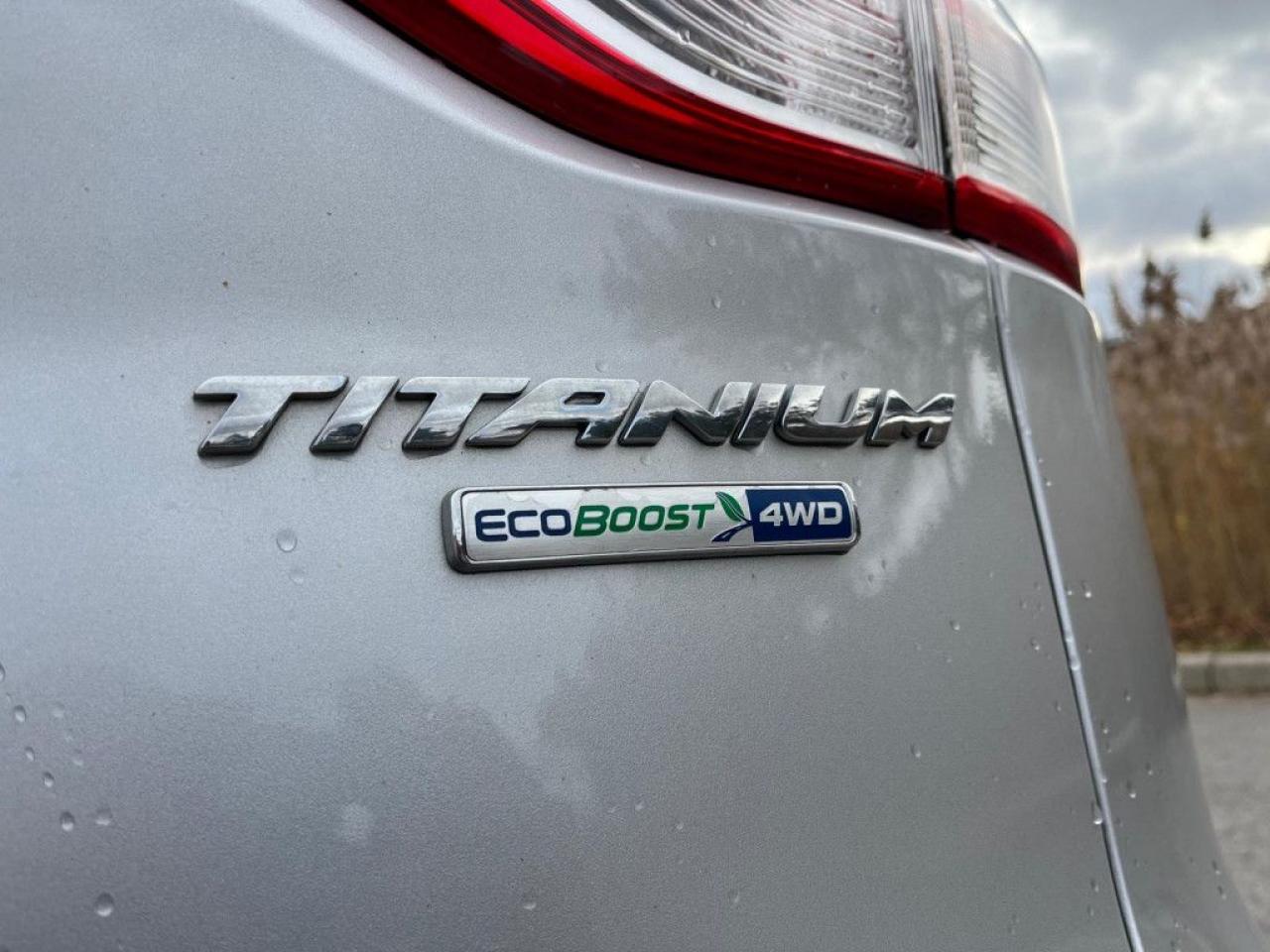 2015 Ford Escape TITANIUM | CLEAN CARPROOF | PANO ROOF | NAVI | MEMORY SEATS | PUSH START - Photo #10