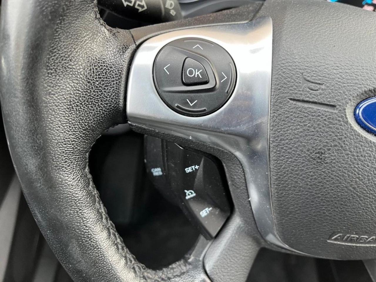 2015 Ford Escape TITANIUM | CLEAN CARPROOF | PANO ROOF | NAVI | MEMORY SEATS | PUSH START - Photo #16