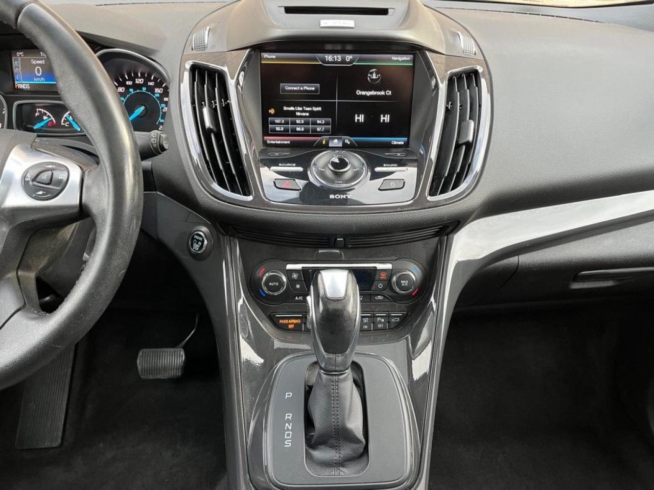 2015 Ford Escape TITANIUM | CLEAN CARPROOF | PANO ROOF | NAVI | MEMORY SEATS | PUSH START - Photo #20