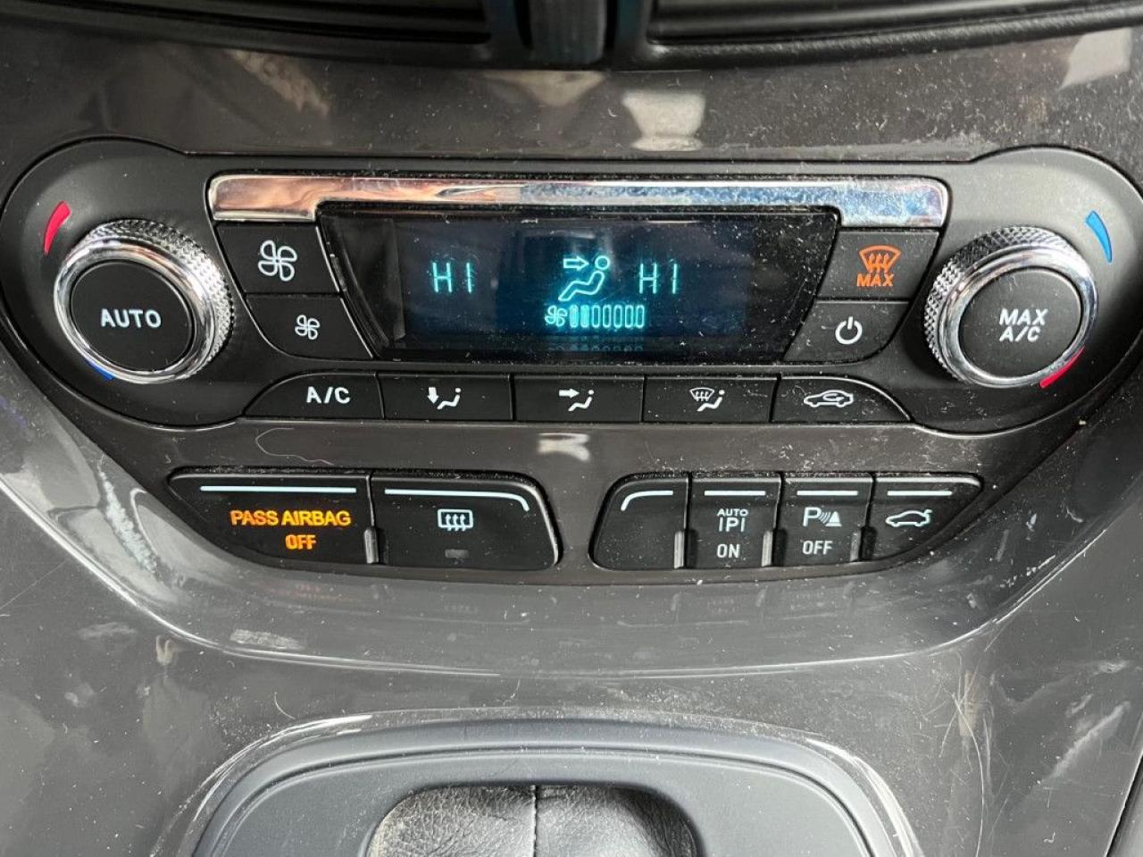 2015 Ford Escape TITANIUM | CLEAN CARPROOF | PANO ROOF | NAVI | MEMORY SEATS | PUSH START - Photo #24