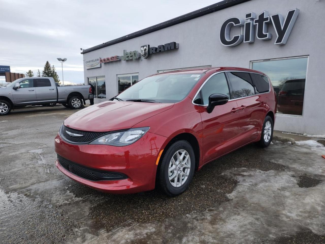 New 2025 Dodge Grand Caravan SXT 2RM for sale in Medicine Hat, AB