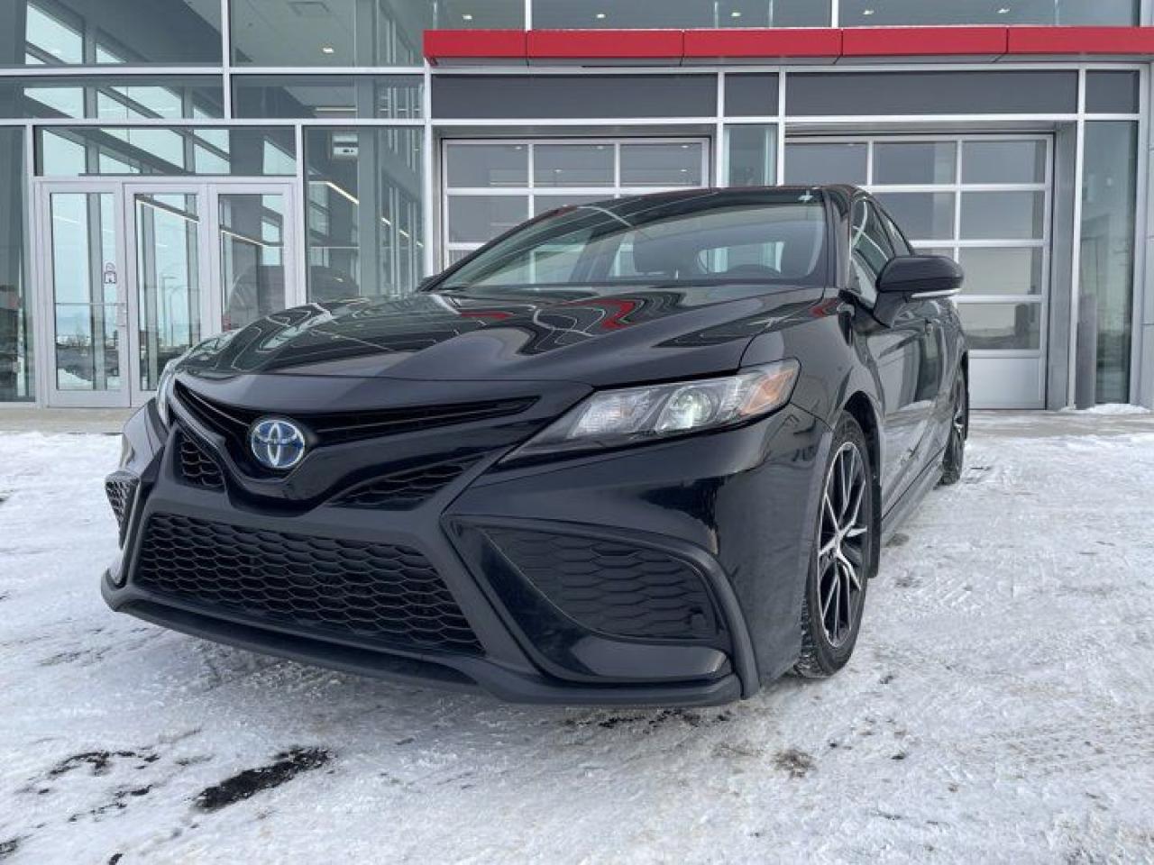 Used 2022 Toyota Camry HYBRID SE for sale in Prince Albert, SK