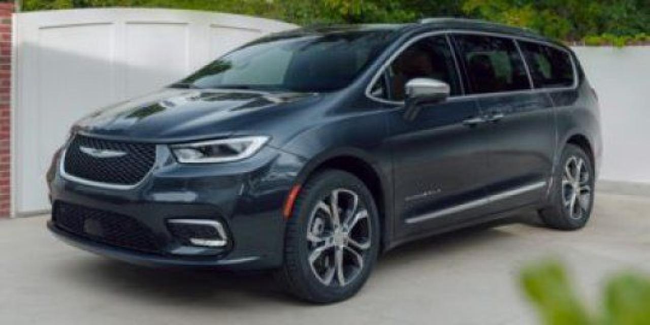 Used 2022 Chrysler Pacifica Limited for sale in Thornhill, ON