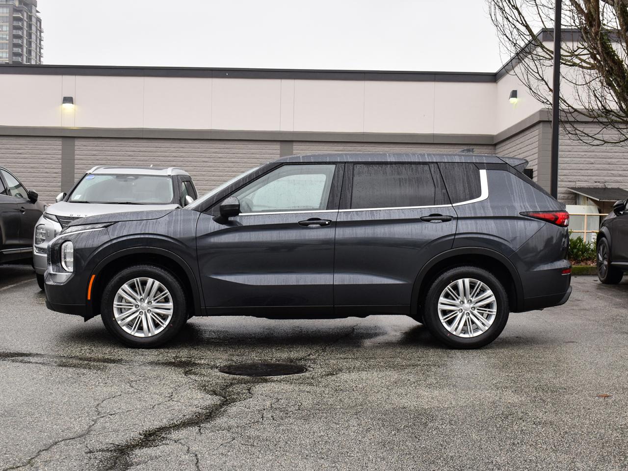 New 2024 Mitsubishi Outlander ES - Heated Seats, Apple Carplay/Android Auto for sale in Coquitlam, BC