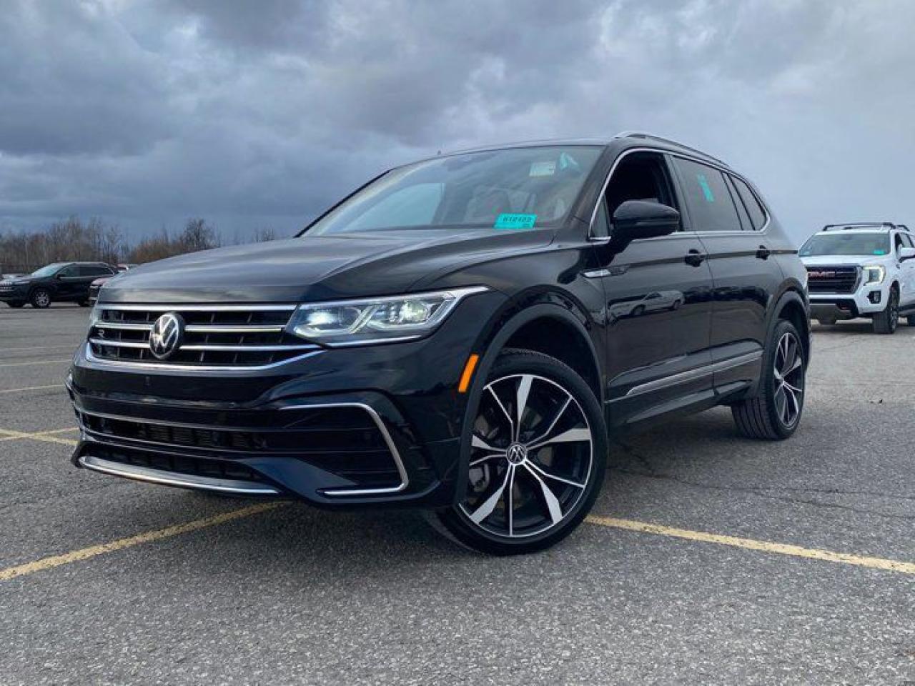 Used 2023 Volkswagen Tiguan Highline R-Line 4Motion | R-Line | Leather | Pano Roof | Nav | Heated Seats + Steering for sale in Guelph, ON