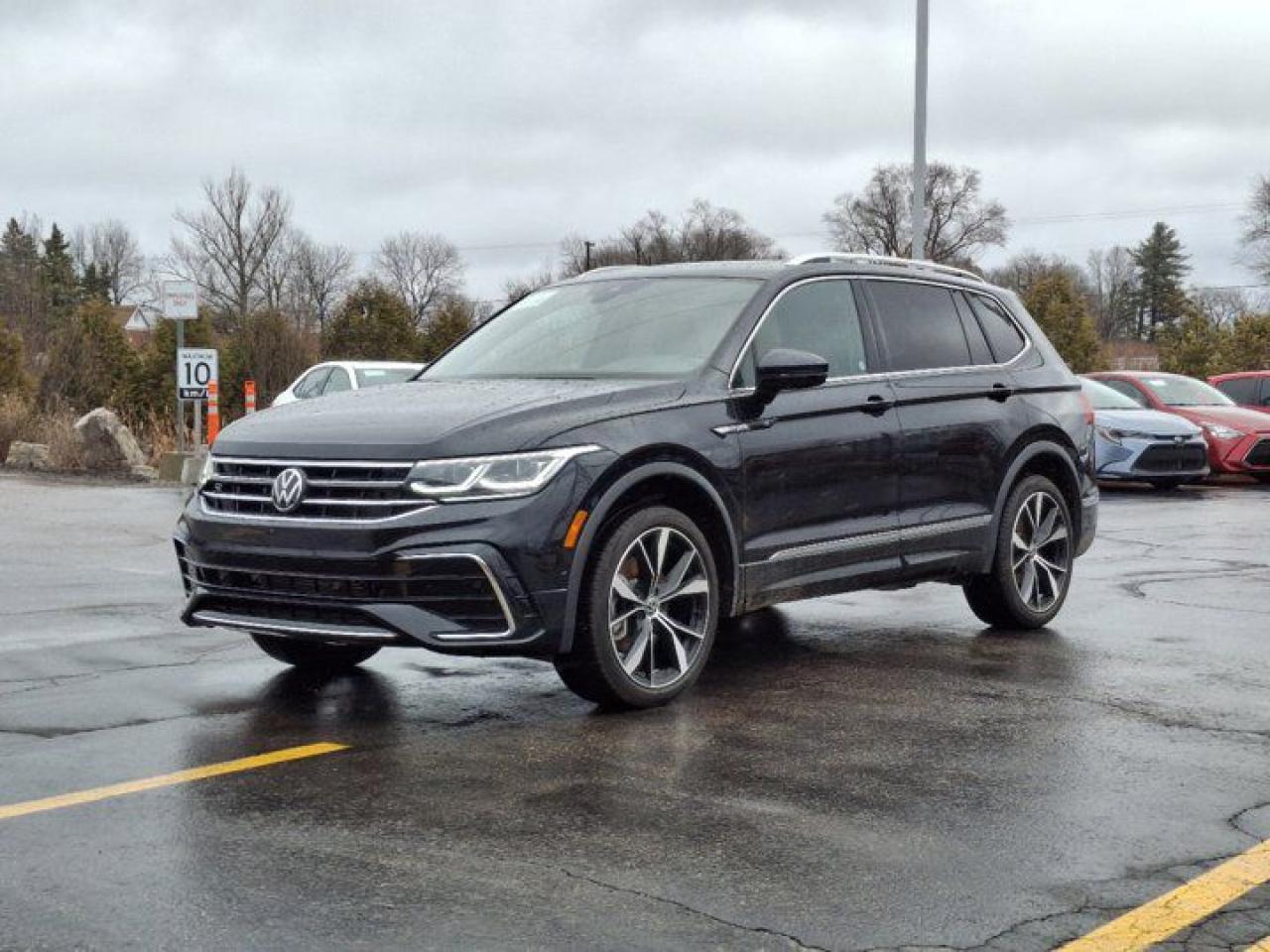 Used 2023 Volkswagen Tiguan Highline R-Line 4Motion | R-Line | Leather | Pano Roof | Nav | Heated Seats + Steering for sale in Guelph, ON