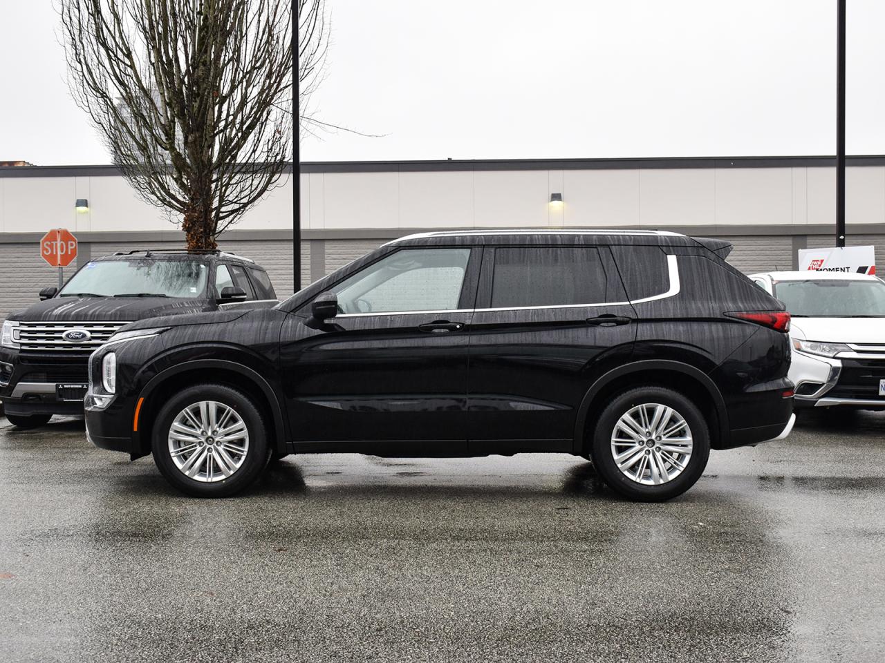 New 2024 Mitsubishi Outlander SE - Heated Seats, Sunroof, Power Liftgate for sale in Coquitlam, BC