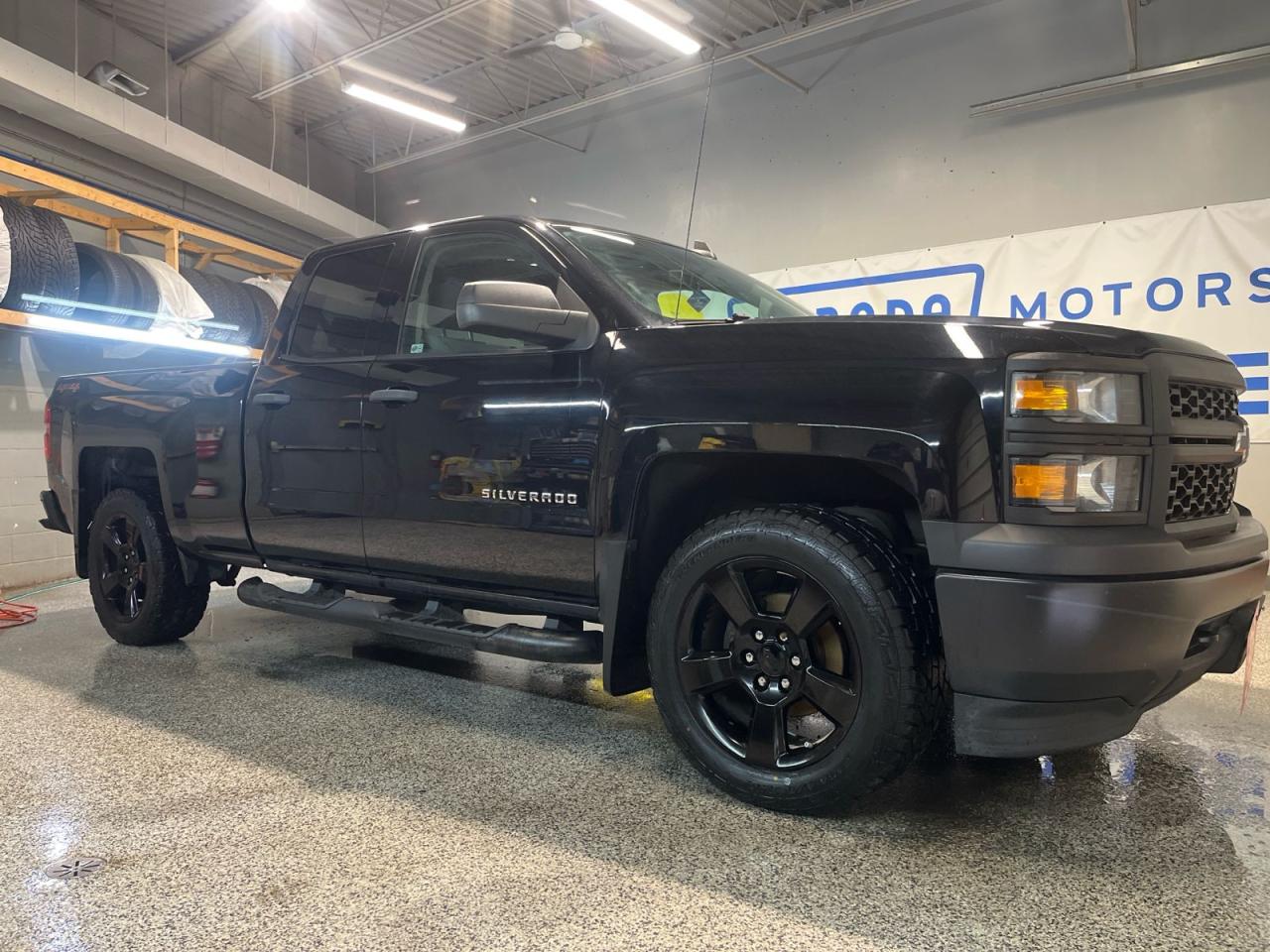 Used 2015 Chevrolet Silverado 1500 Double Cab 4WD 5.3L V8 * Navigation * Rubber Mats *  Remote Start System * Tailgate Assist Steps * 20 inch Black Alloy Wheels * Side Assist Steps * On for sale in Cambridge, ON