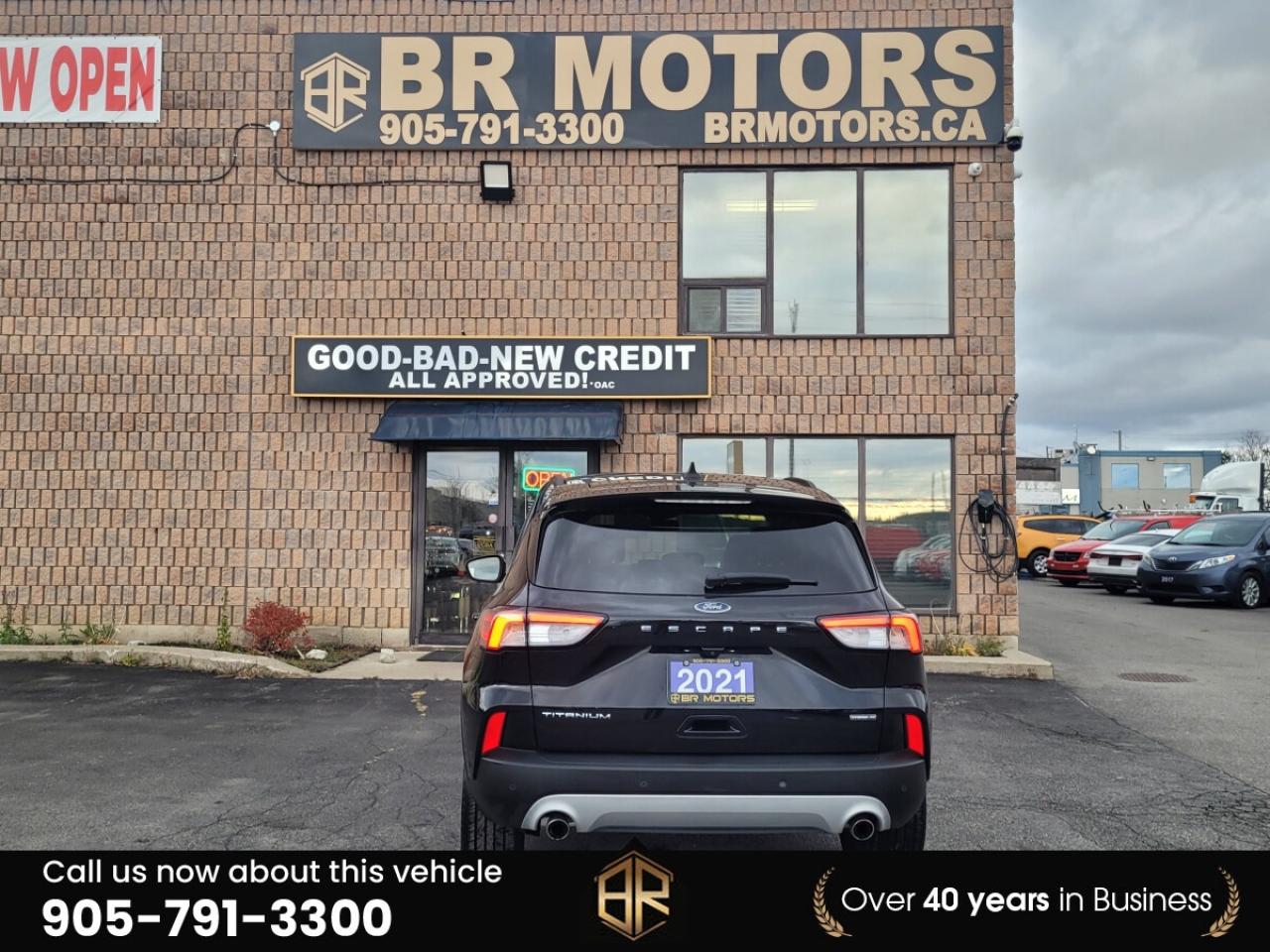 2021 Ford Escape Hybrid Titanium | No Accidents Reported Photo4